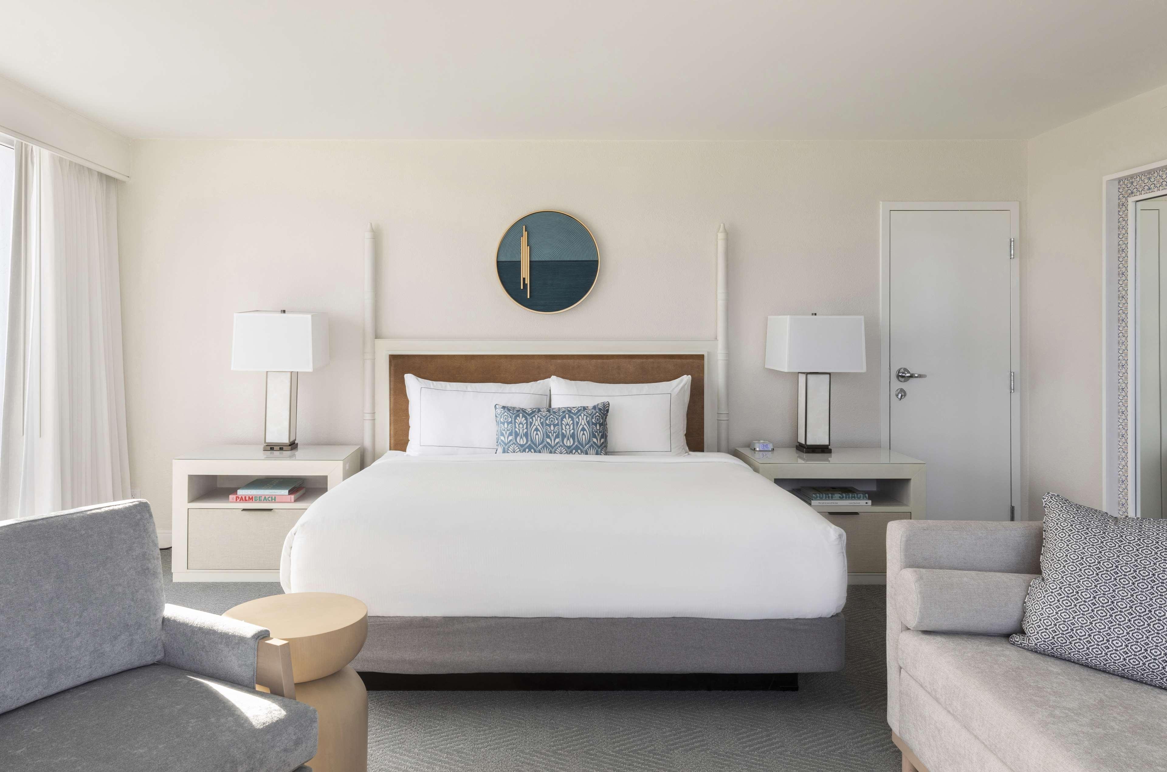 The Singer Oceanfront Resort, Curio Collection By Hilton Riviera Beach Exterior photo